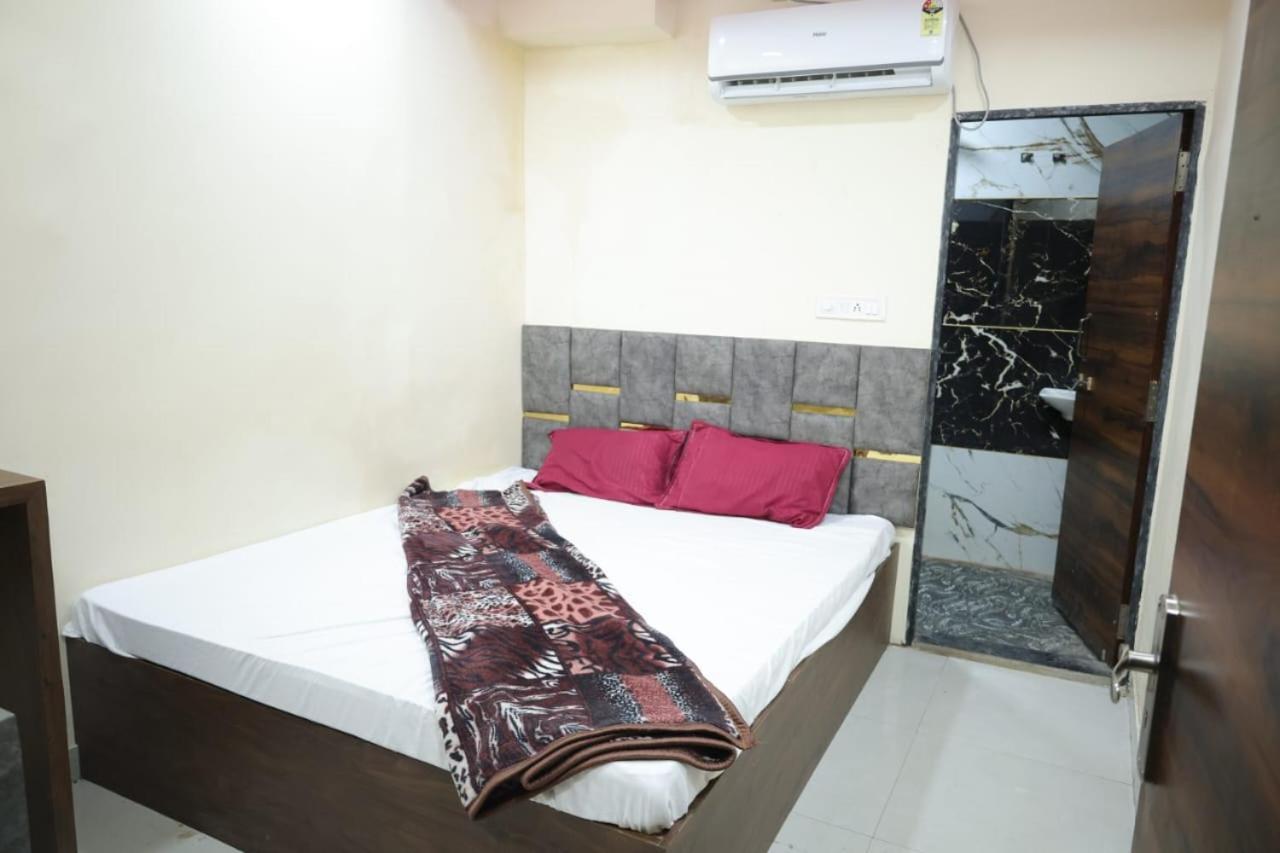Hotel Shree Kalbhairav Kripa 우자인 외부 사진